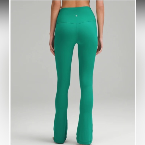 Lululemon Athletica Vibrant Green Mini Flare Yoga Leggings - Picture 2 of 9